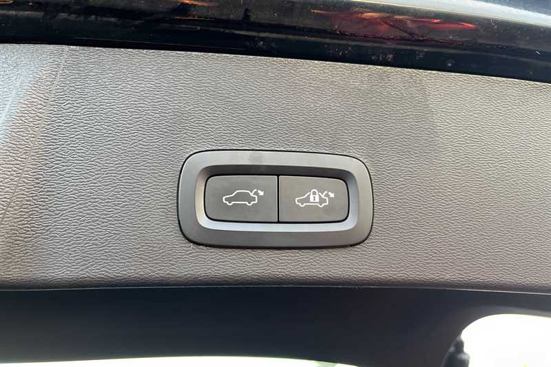 Used Volvo XC40 2022 for sale - 77391201: Photo 37