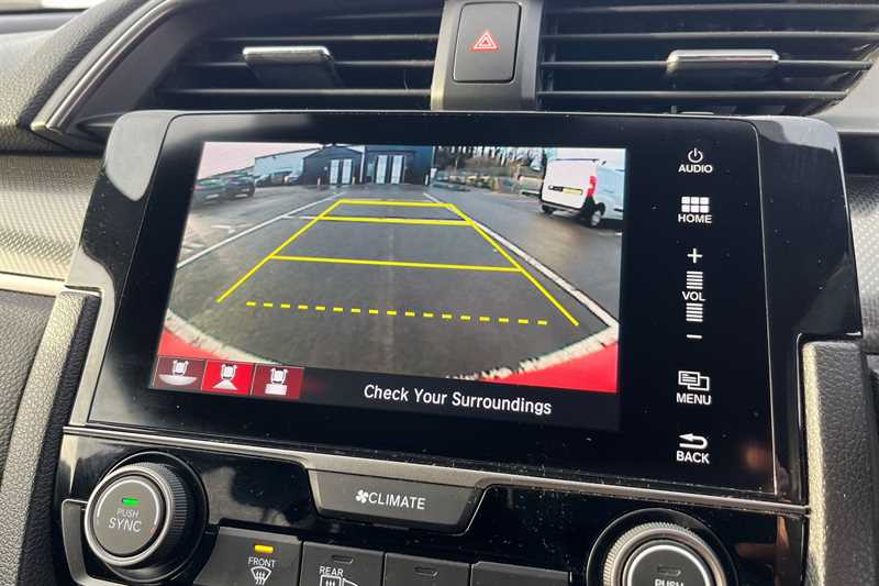 Used Honda Civic 2018 for sale - 76978131: Photo 19