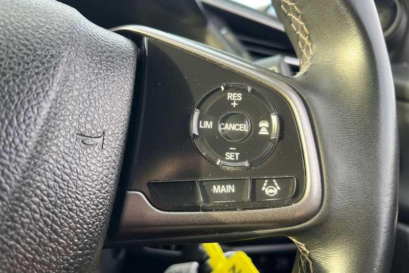 Used Honda Civic 2018 for sale - 76978131: Photo 22