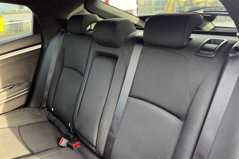 Used Honda Civic 2018 for sale - 76978131: Photo 24