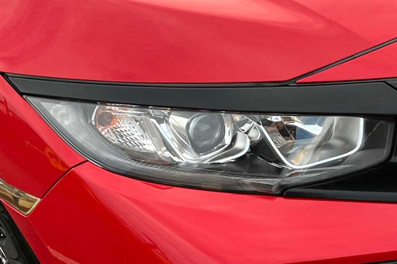 Used Honda Civic 2018 for sale - 76978131: Photo 28