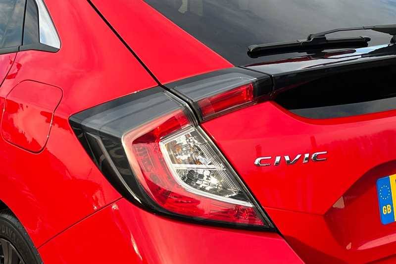 Used Honda Civic 2018 for sale - 76978131: Photo 31