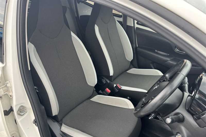 Used Toyota AYGO 2018 for sale - 78222158: Photo 23