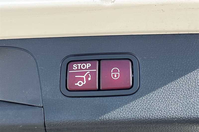 Used Mercedes-Benz GLC 2019 for sale - 77796084: Photo 37