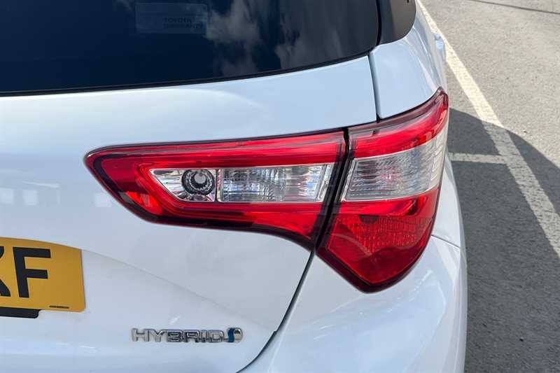 Used Toyota Yaris 2020 for sale - 78217436: Photo 32