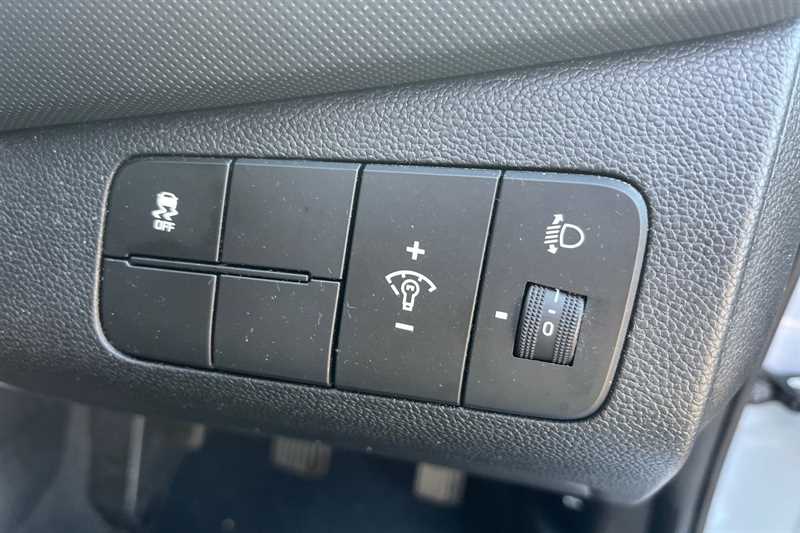 Used Hyundai i10 2018 for sale - 76524964: Photo 38