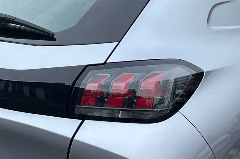 Used Peugeot 208 2022 for sale - 77600649: Photo 32