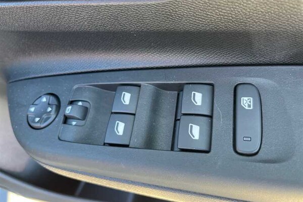Used Vauxhall Corsa 2025 for sale - 74657175: Photo 16
