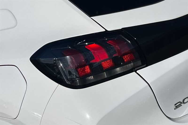 Used Peugeot 208 2021 for sale - 76088243: Photo 31