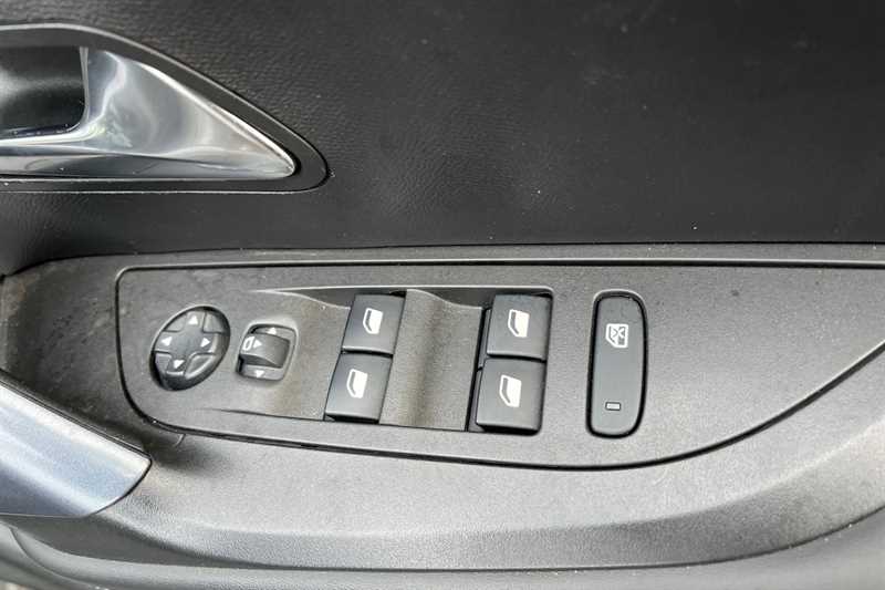 Used Peugeot 2008 2020 for sale - 76891376: Photo 16