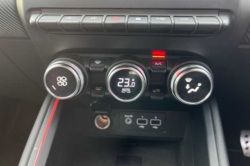 Used Renault Clio 2020 for sale - 76929530: Photo 15