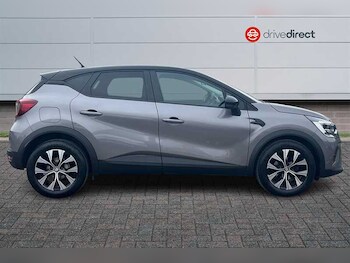 Used Renault Captur 2023 for sale - 79002544: Photo