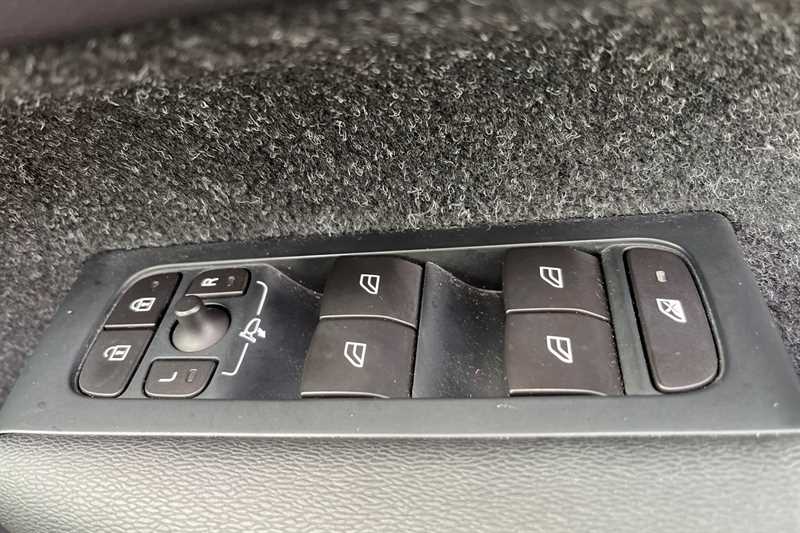 Used Volvo XC40 2018 for sale - 76530441: Photo 16