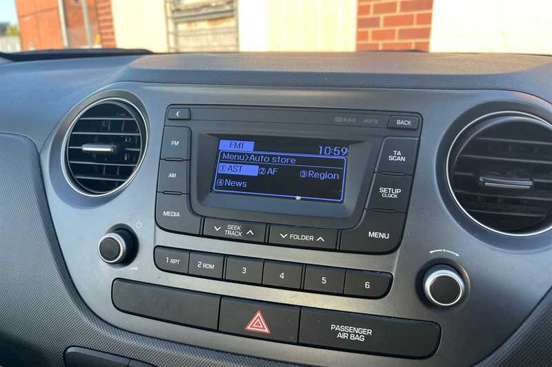 Used Hyundai i10 2018 for sale - 76516913: Photo 18