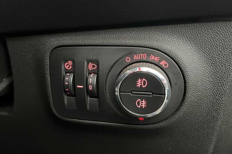 Used Vauxhall Corsa 2017 for sale - 77031733: Photo 39