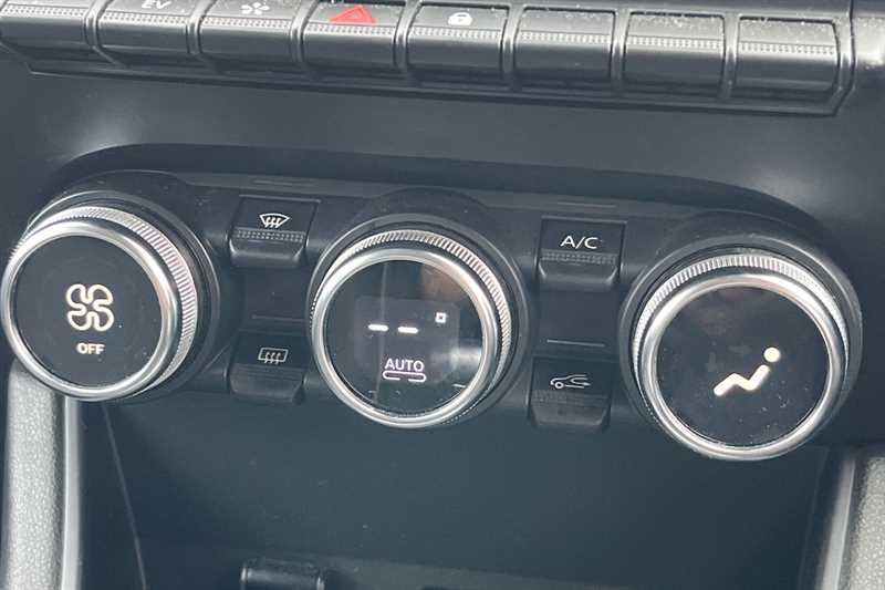 Used Renault Captur 2021 for sale - 77787898: Photo 15