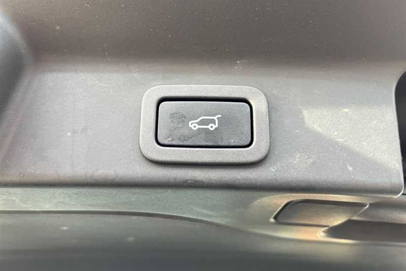 Used Jaguar F-Pace 2021 for sale - 76857553: Photo 37