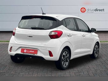 Used Hyundai i10 2024 for sale - 76930781: Photo