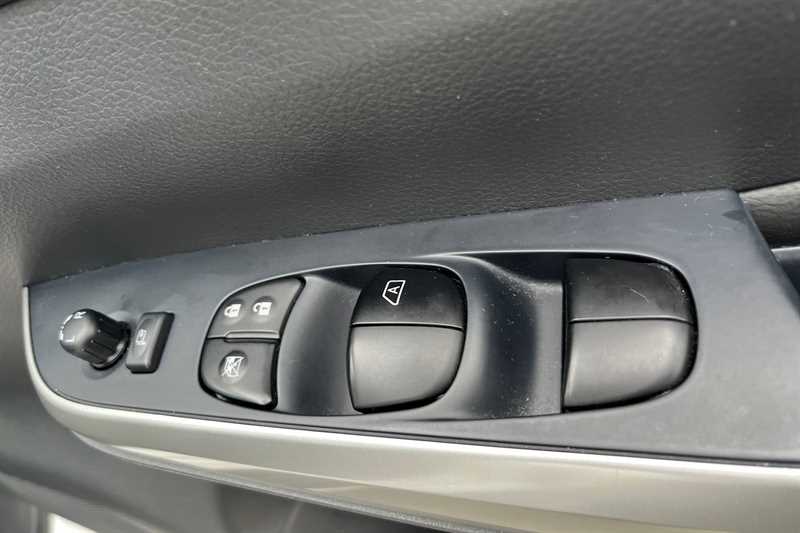 Used Nissan Navara 2020 for sale - 76462624: Photo 16