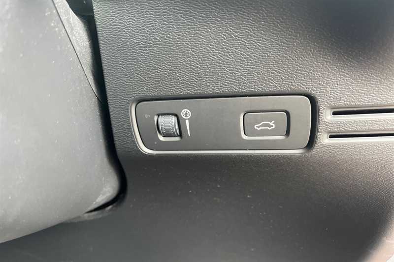 Used Volvo XC40 2018 for sale - 78208348: Photo 36