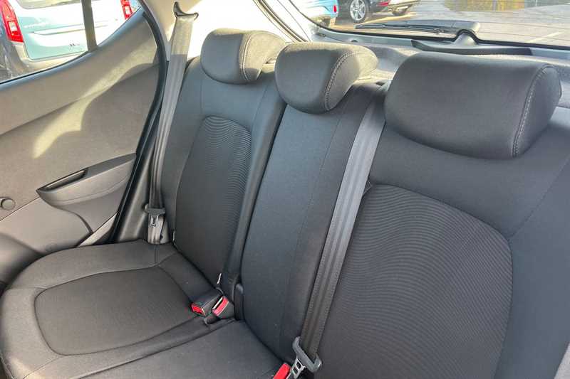 Used Hyundai i10 2018 for sale - 76504014: Photo 24