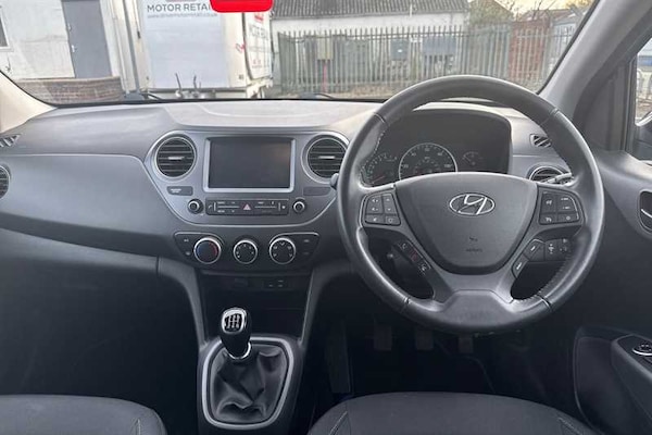 Used Hyundai i10 2019 for sale - 76242670: Photo 13