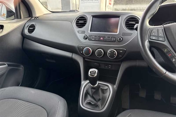 Used Hyundai i10 2019 for sale - 76242670: Photo 14
