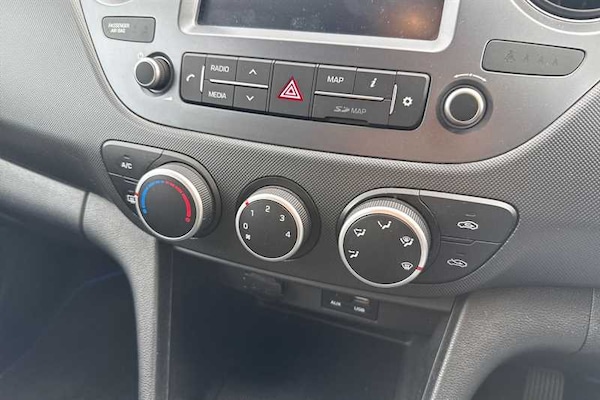 Used Hyundai i10 2019 for sale - 76242670: Photo 15