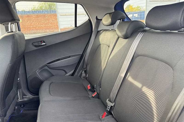 Used Hyundai i10 2019 for sale - 76242670: Photo 24