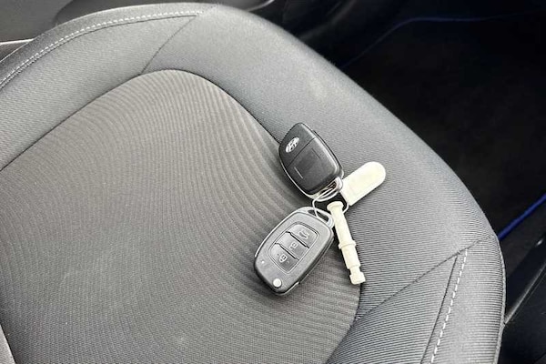 Used Hyundai i10 2019 for sale - 76242670: Photo 36