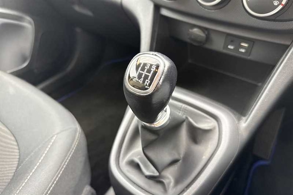 Used Hyundai i10 2019 for sale - 76242670: Photo 39