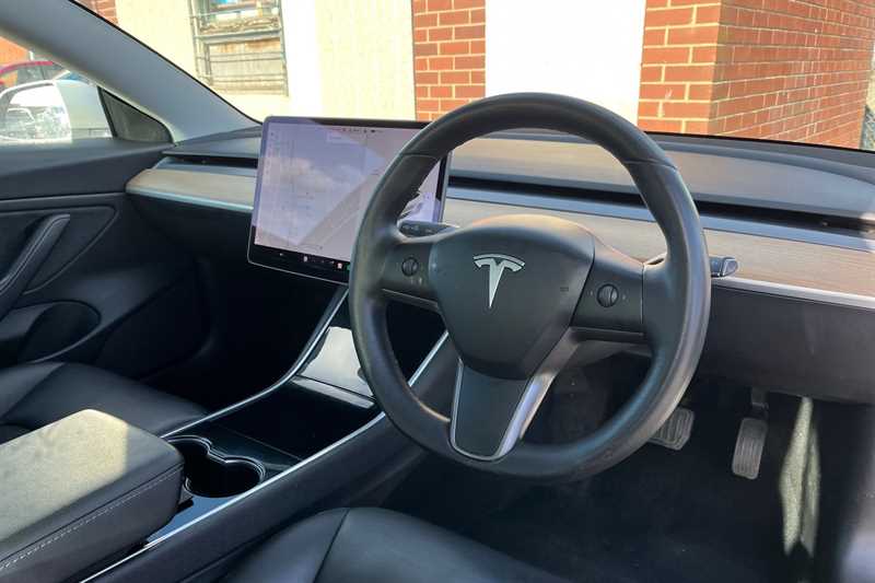Used Tesla Model 3 2020 for sale - 77600700: Photo 13