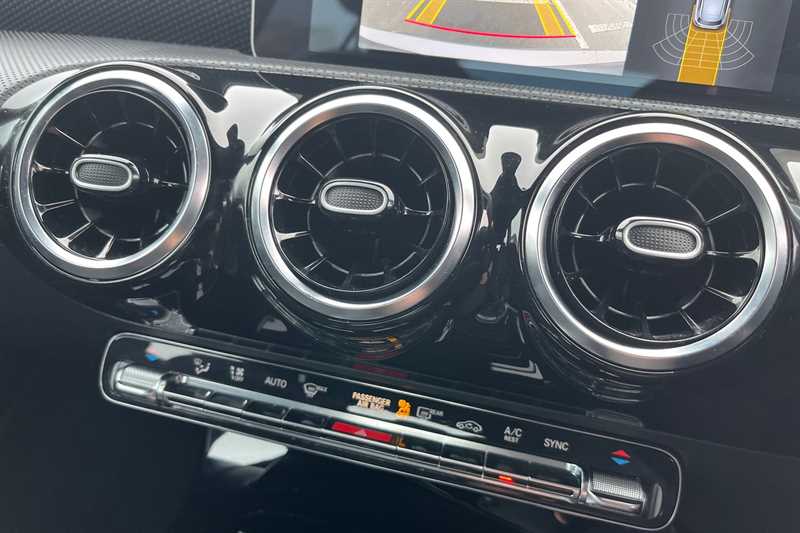 Used Mercedes-Benz A-Class 2018 for sale - 77474394: Photo 40