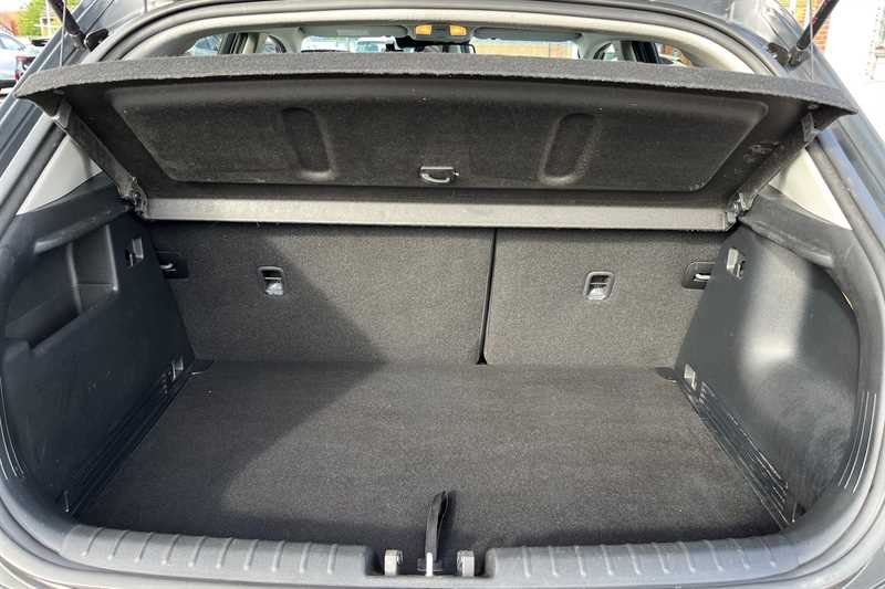 Used Kia Stonic 2023 for sale - 76890368: Photo 25