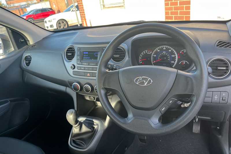 Used Hyundai i10 for sale - 76489421: Photo 13