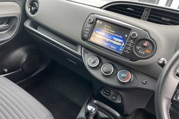 Used Toyota Yaris 2019 for sale - 76286516: Photo 14