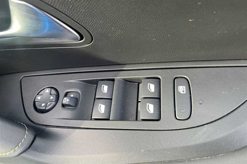 Used Peugeot 2008 2023 for sale - 77895669: Photo 16