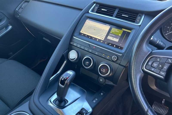 Used Jaguar E-Pace 2018 for sale - 76242658: Photo 14