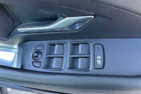 Used Jaguar E-Pace 2018 for sale - 76242658: Photo 16