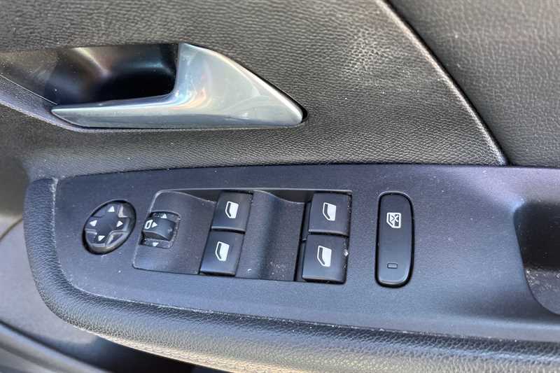 Used Volkswagen T-Roc 2023 for sale - 78222437: Photo 16