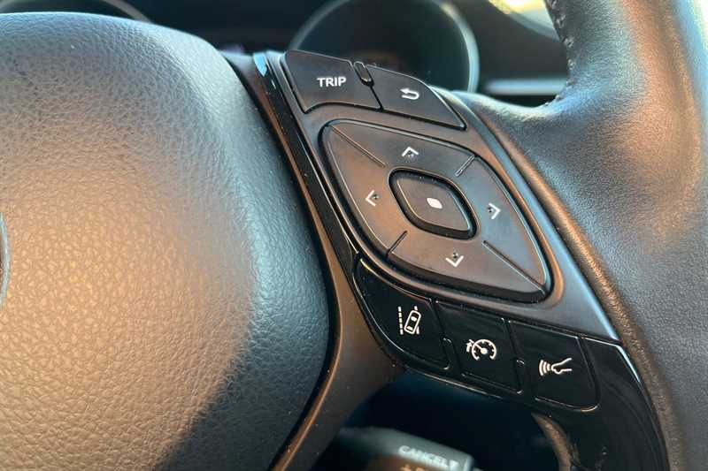 Used Toyota C-HR 2020 for sale - 77788500: Photo 22