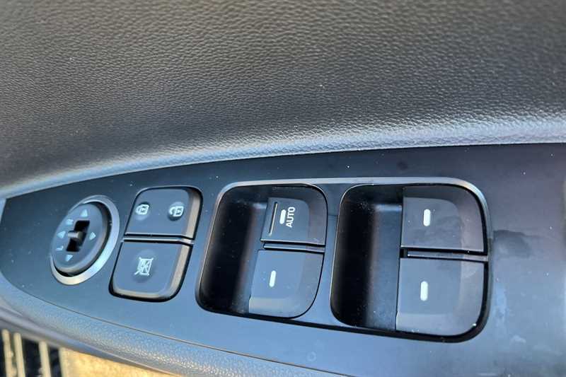 Used Hyundai i10 2018 for sale - 76955652: Photo 16