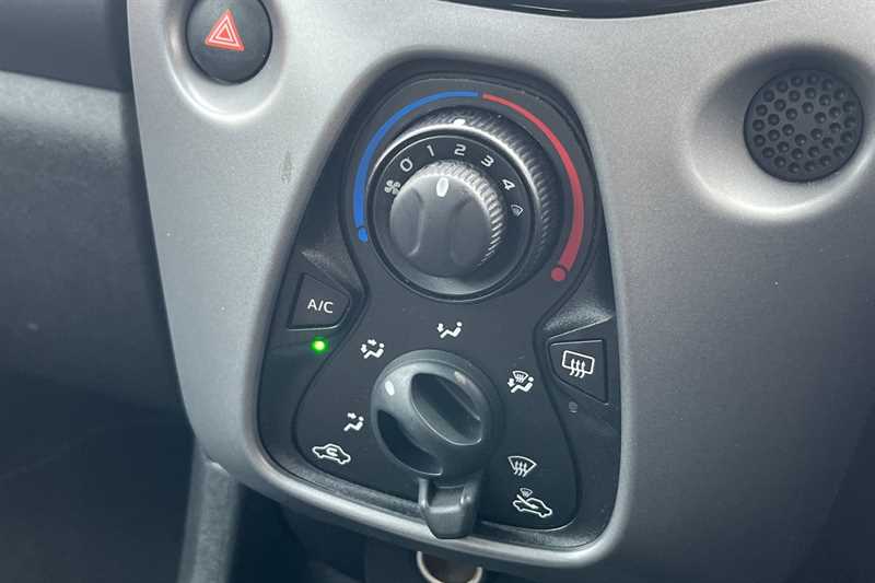 Used Toyota AYGO 2019 for sale - 77554249: Photo 15