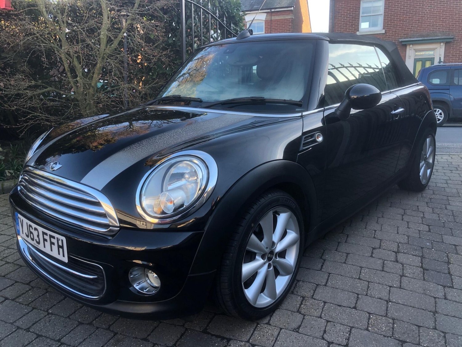 Used MINI Convertible 2013 for sale - 78115963: Photo 2