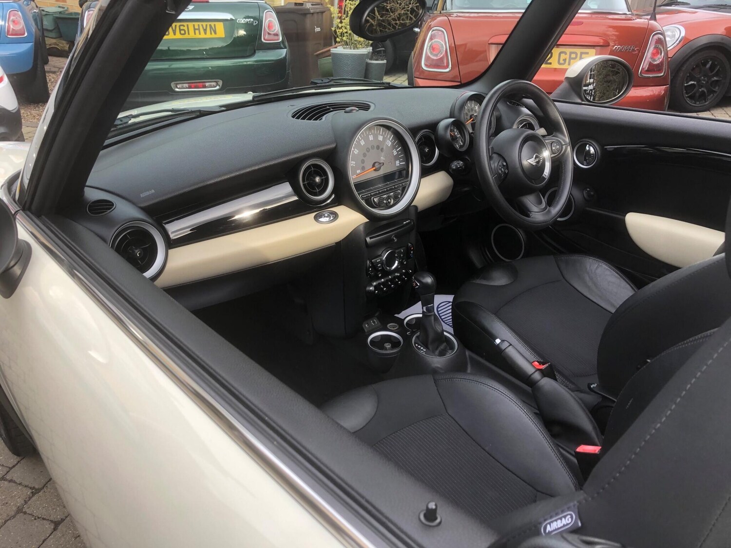 Used MINI Convertible 2014 for sale - 78115974: Photo 32