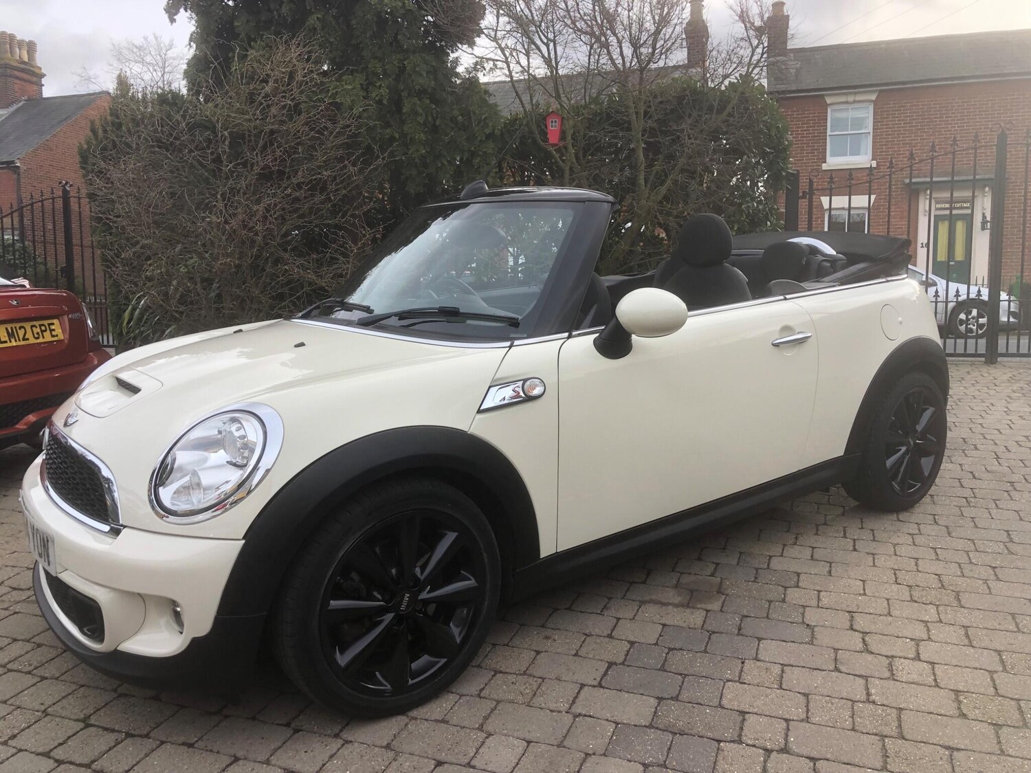 Used MINI Convertible 2014 for sale - 78115974: Photo 39