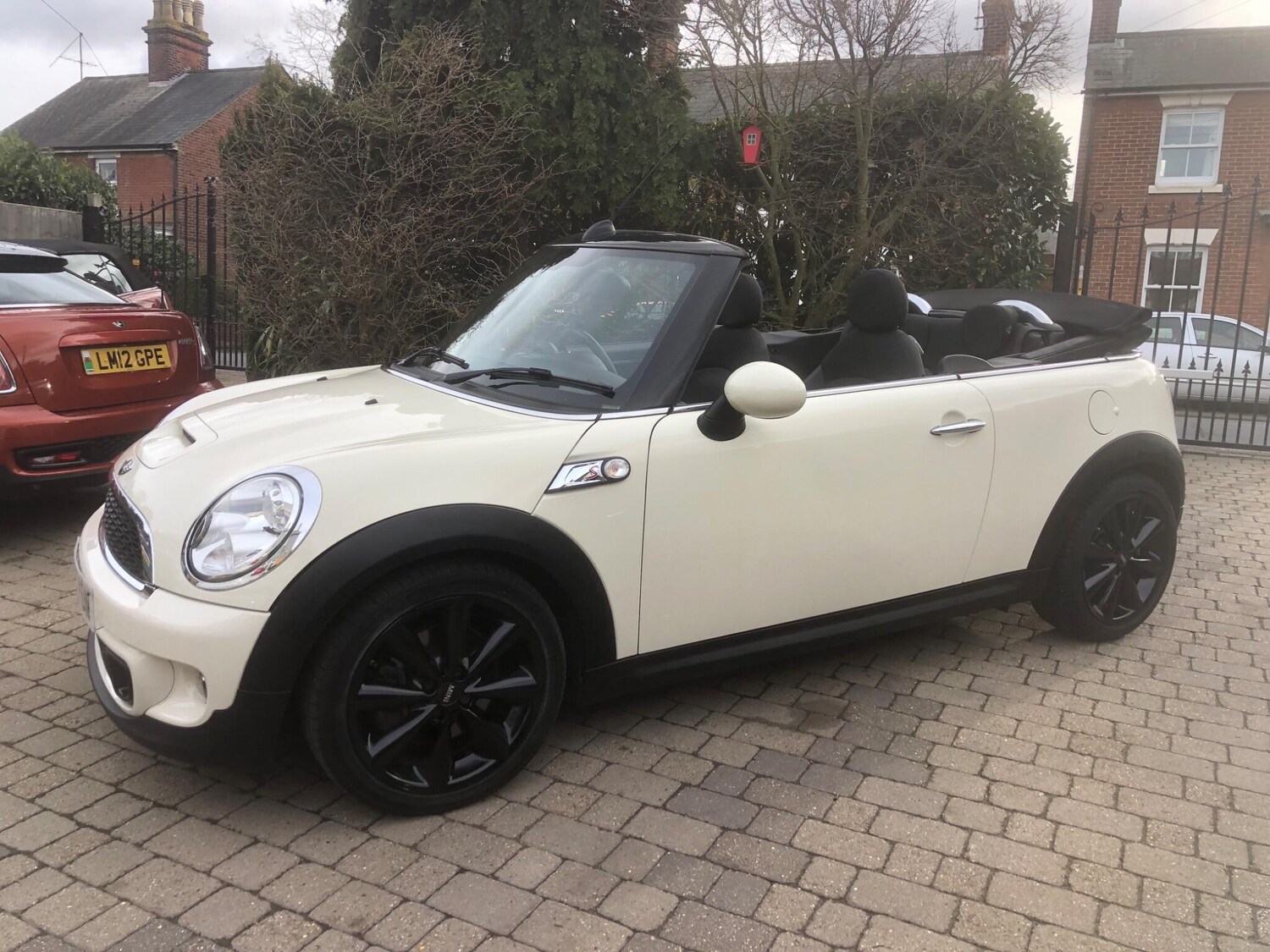 Used MINI Convertible 2014 for sale - 78115974: Photo 40