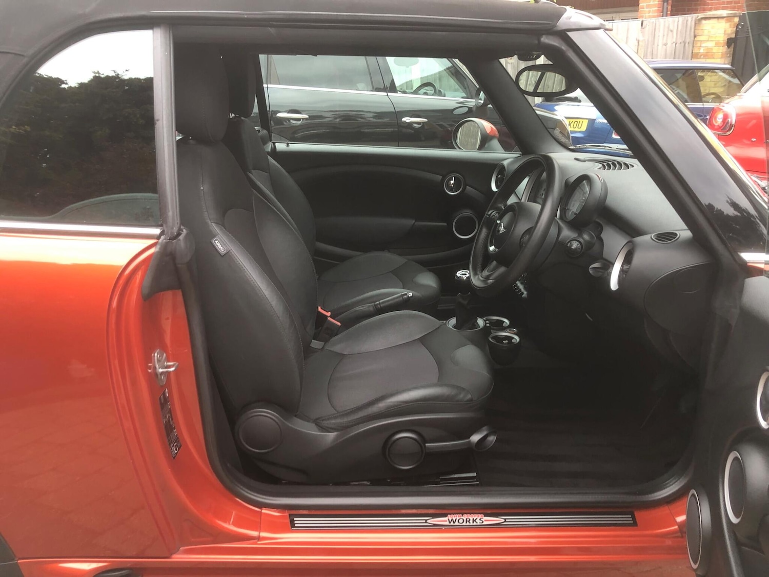 Used MINI Convertible 2011 for sale - 78115306: Photo 21