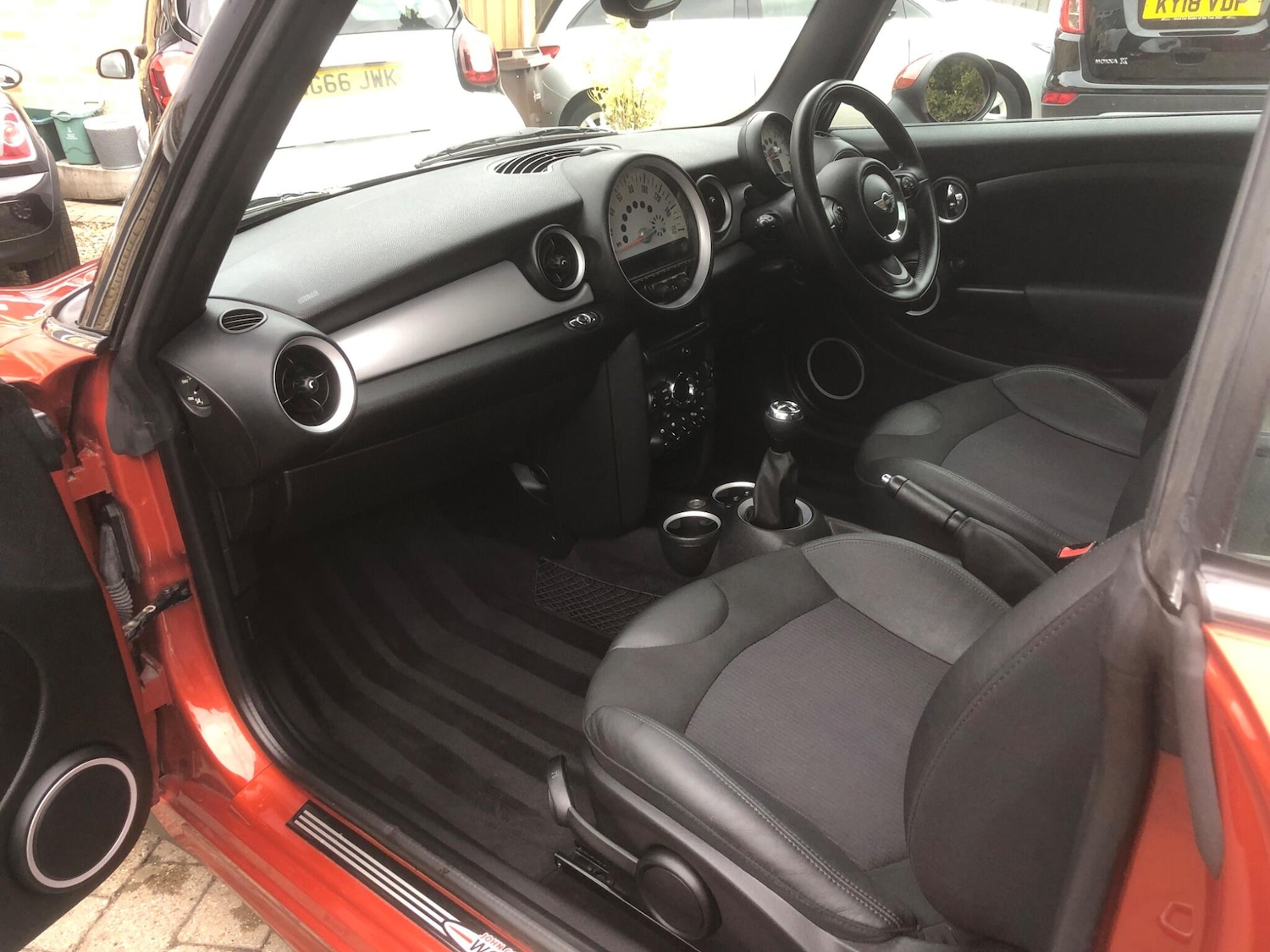 Used MINI Convertible 2011 for sale - 78115306: Photo 23