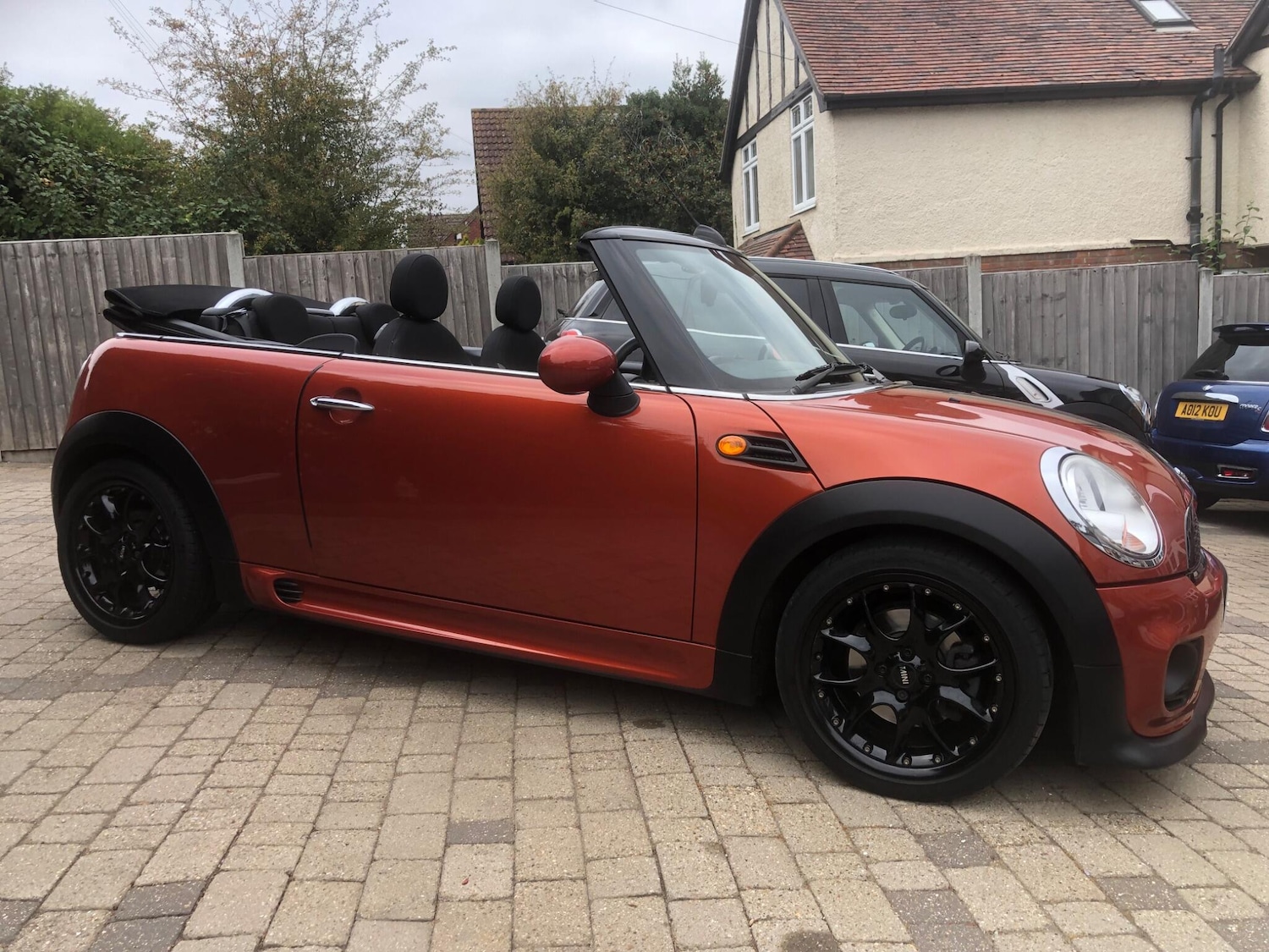 Used MINI Convertible 2011 for sale - 78115306: Photo 8